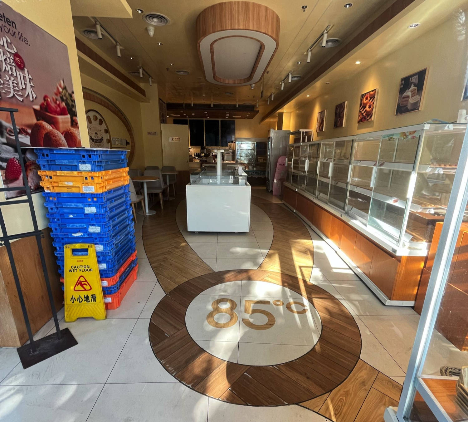 又一门店关闭<strong></p>
<p>狼币</strong>，85度C北京仅剩一家门店！公司回应接连闭店系“汰换择优”，年底前将新增加盟店