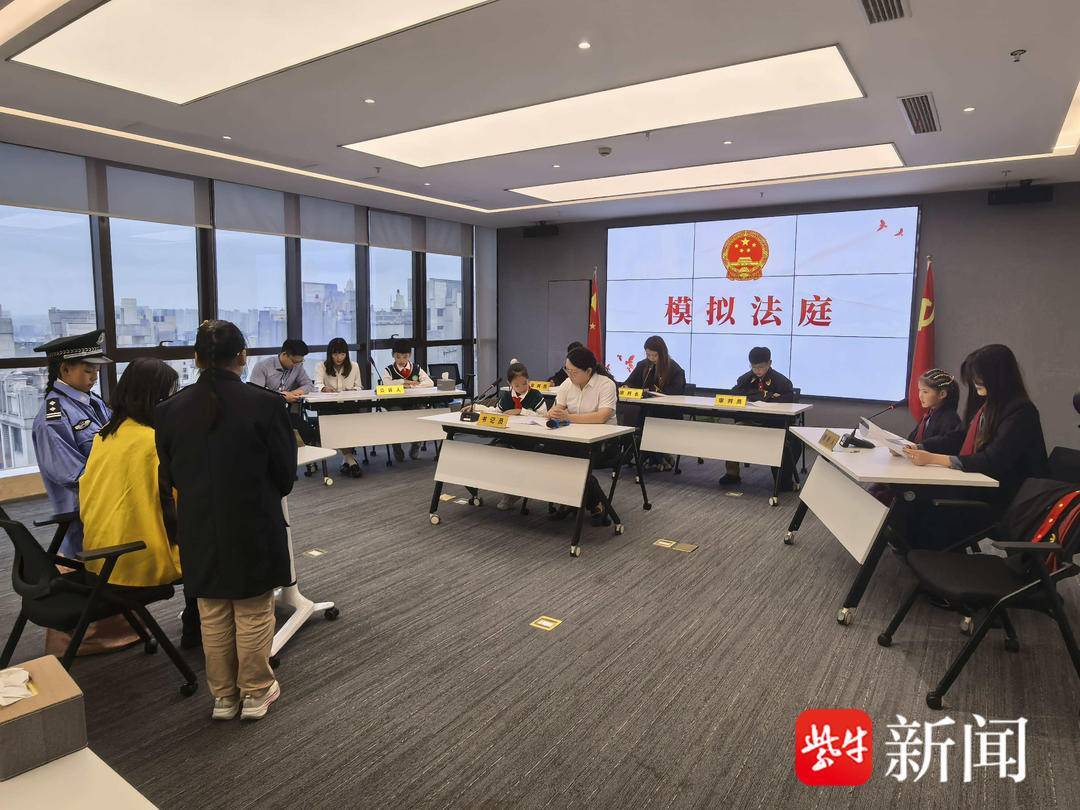 “叔叔是江苏的<strong></p>
<p>币下</strong>，将来一定带你们去看看！”镇江警官不忘承诺，四次组织近百名藏区学子来苏研学