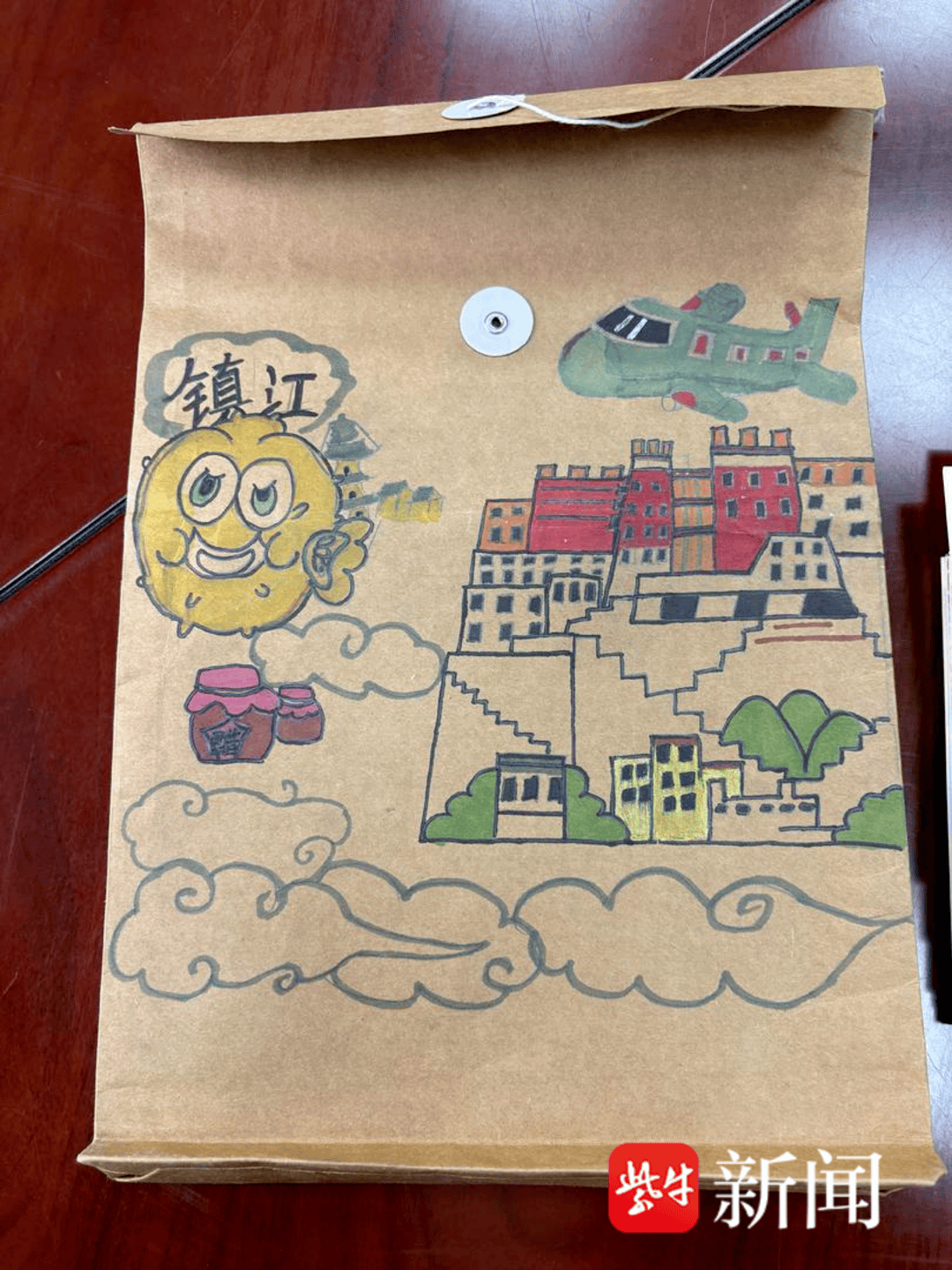 “叔叔是江苏的<strong></p>
<p>币下</strong>，将来一定带你们去看看！”镇江警官不忘承诺，四次组织近百名藏区学子来苏研学