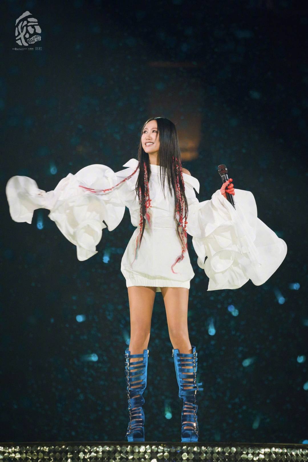 歌手陈粒演出中耳机爆炸<strong></p>
<p>币优</strong>，发文称“将开始减少舞台工作”，透露此类事故已发生3次