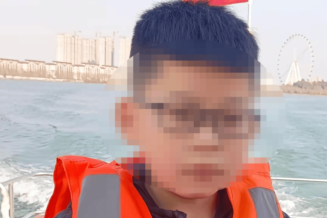 玩耍被撞后10岁男孩被诊断有肿瘤<strong></p>
<p>华币</strong>,多器官切除 当地卫健局:医院存在问题,已立案