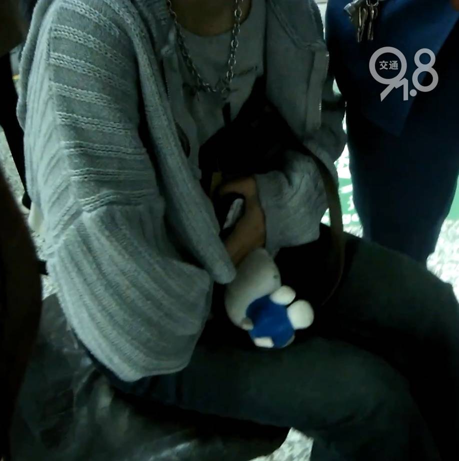 杭州地铁内<strong></p>
<p>币特币</strong>，女乘客突然崩溃大哭！紧接着……这一幕被拍下