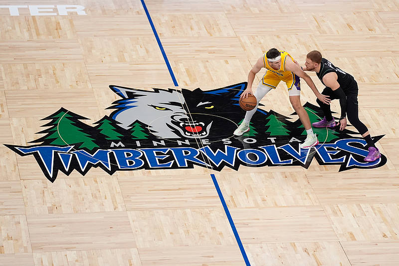 成队史首人<strong></p>
<p>币特币</strong>,里夫斯绝杀后打趣:詹姆斯和东契奇会说我打得差