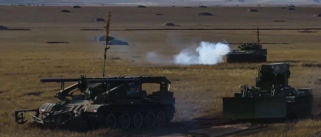 大场面！机器狗、无人机开路<strong></p>
<p>帮呗币每日价格</strong>，实兵对抗演练画面公布