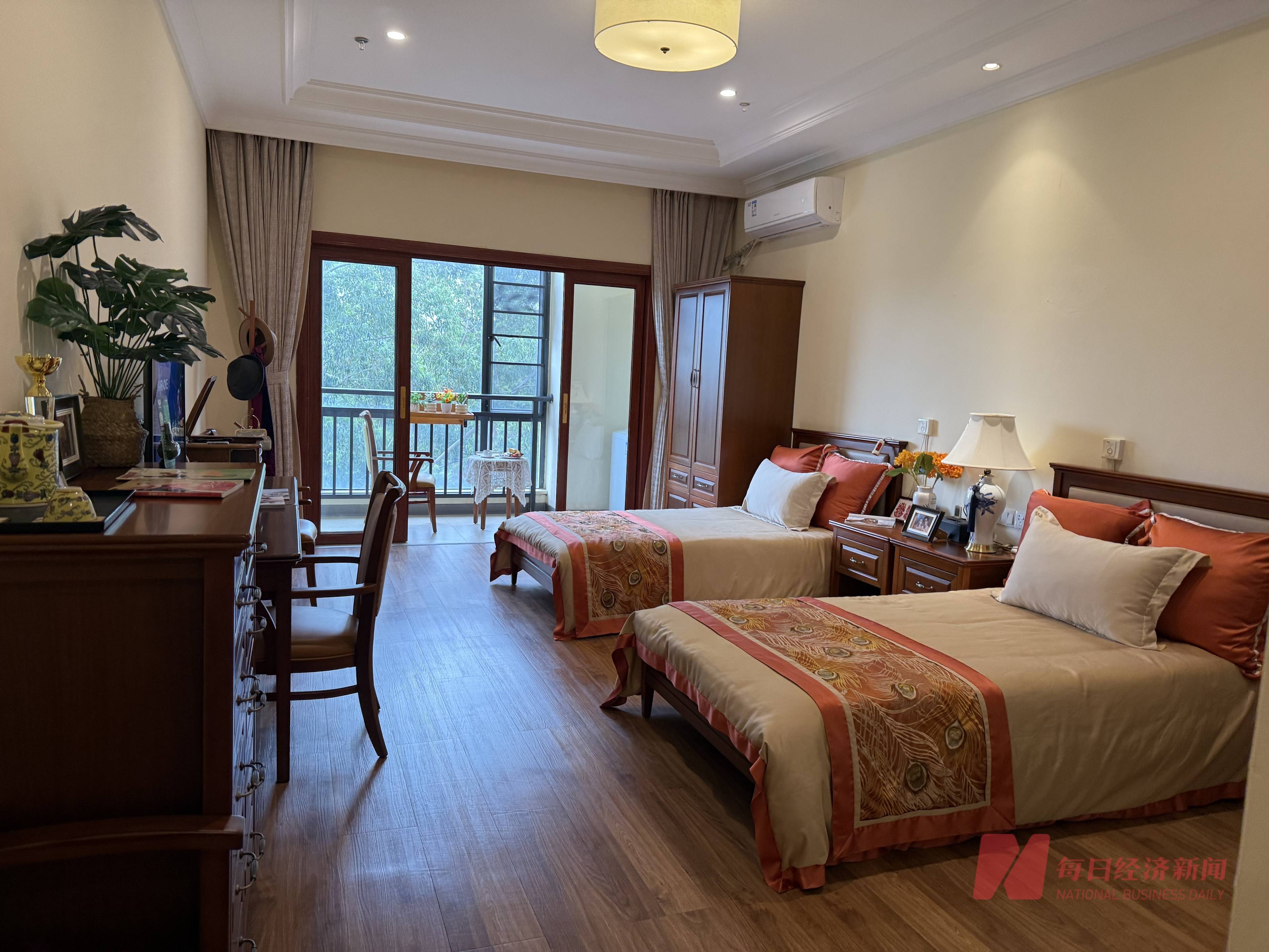 近10万香港老人跨境养老背后：费用便宜、居住空间大是核心动力<strong></p>
<p>帮呗币每日价格</strong>，但医疗衔接待完善