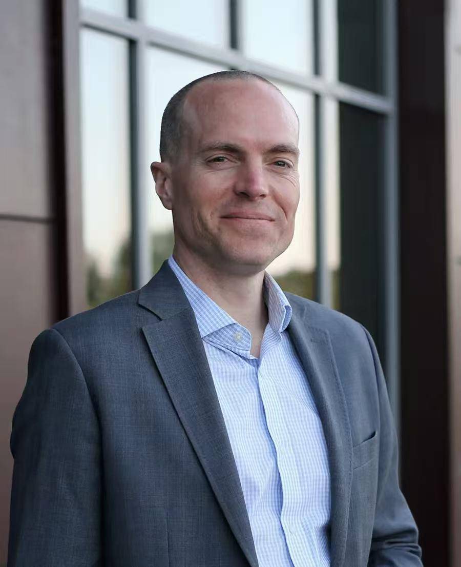 美籍校长与儿子老挝度假<strong></p>
<p>帮呗币每日价格</strong>，遭5厘米长“杀人蜂”袭击，全身被蜇100多处双双殒命