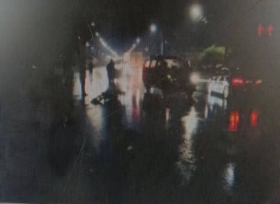 男子买馒头路上遇车祸不治身亡<strong></p>
<p>帮呗币每日价格</strong>,肇事司机称遭远光灯照射闯祸,57.7万判赔款难执行