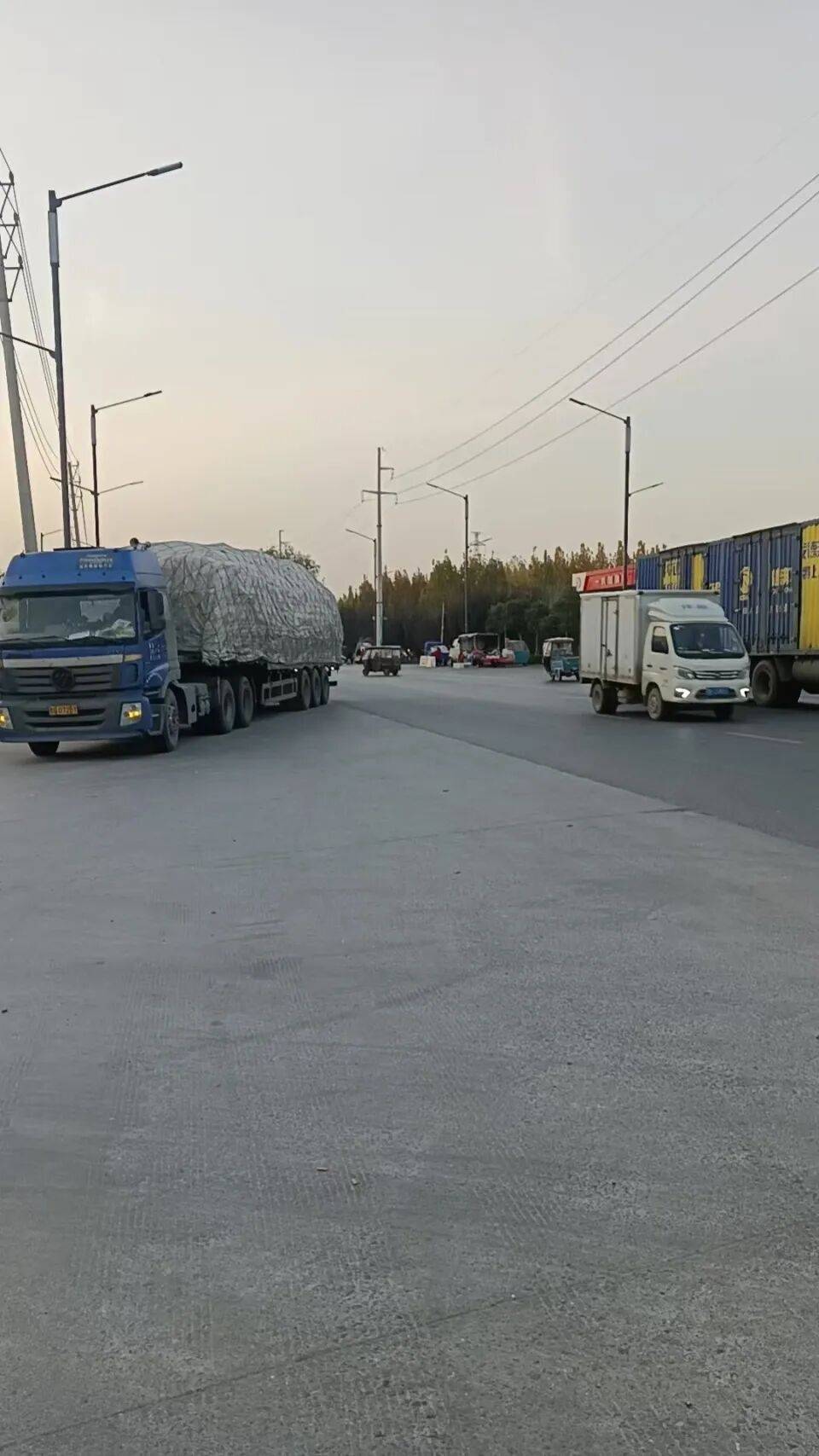 男子买馒头路上遇车祸不治身亡<strong></p>
<p>帮呗币每日价格</strong>,肇事司机称遭远光灯照射闯祸,57.7万判赔款难执行