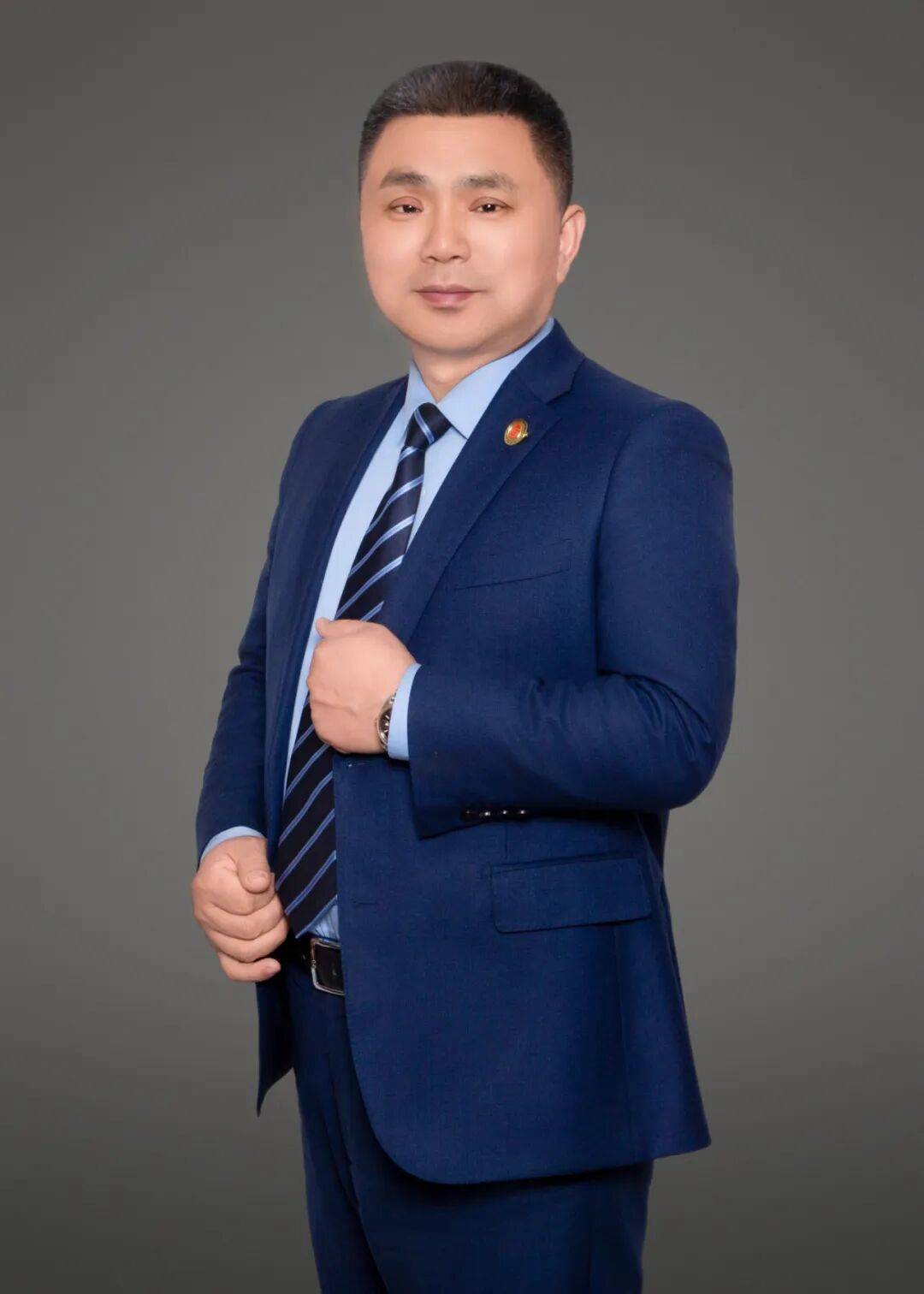 二姐夫帮忙装修房子<strong></p>
<p>南京币天下</strong>，铺瓷砖后卷走3万多装修款，这是违约还是诈骗？