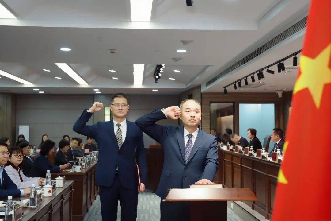 苟如虎<strong></p>
<p>南京币天下</strong>，从甘肃履新上海