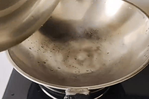 火爆全网的“传家锅”复产<strong></p>
<p>南京币天下</strong>，预计售价60元左右，首批产品预计11月就可出厂