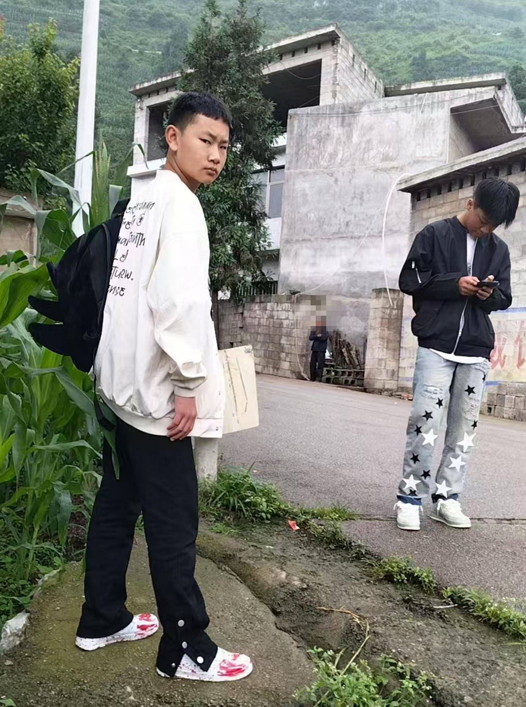 贵州两少年一起失联已20天<strong></p>
<p>南京币天下</strong>，两人买了一辆摩托车后失联，警方已介入｜红星寻人