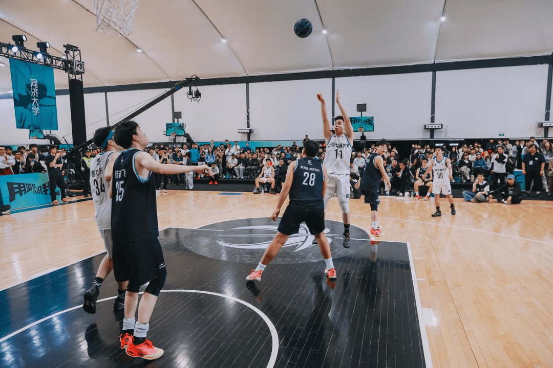 复旦、交大、同济等八大高校集结<strong></p>
<p>币今</strong>，得物App“新生杯”篮球赛首战上海