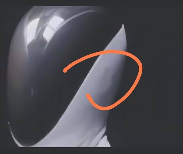 小鹏机器人造假？被网友质疑真人扮演，何小鹏澄清