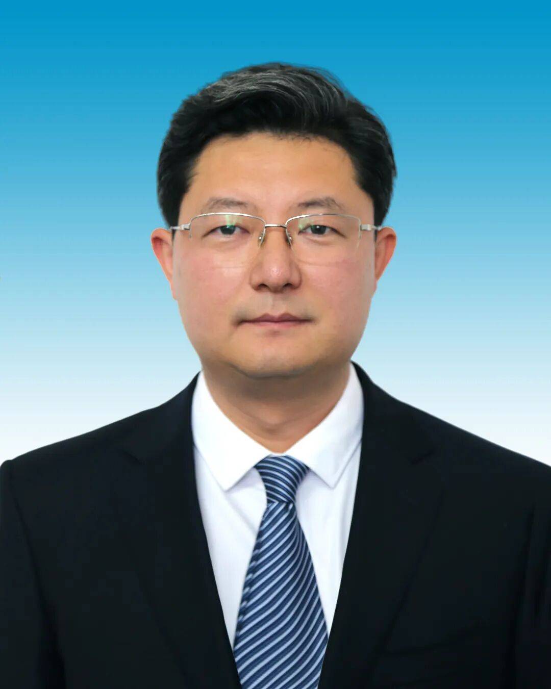 生于1985年<strong></p>
<p>币今</strong>，赵鲁主动投案