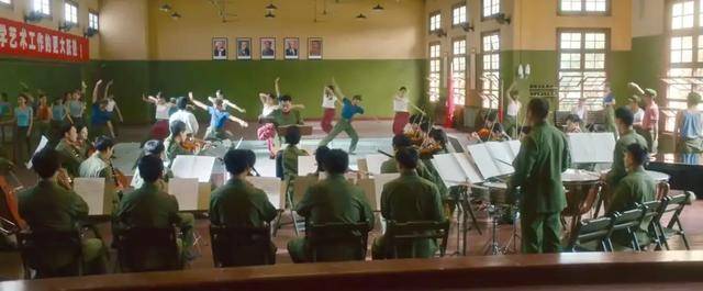 年代剧的墙<strong></p>
<p>瑞亚币</strong>，为什么都是上白下绿？