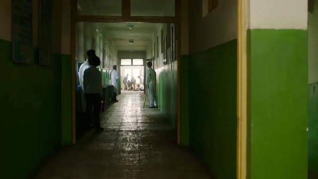 年代剧的墙<strong></p>
<p>瑞亚币</strong>，为什么都是上白下绿？