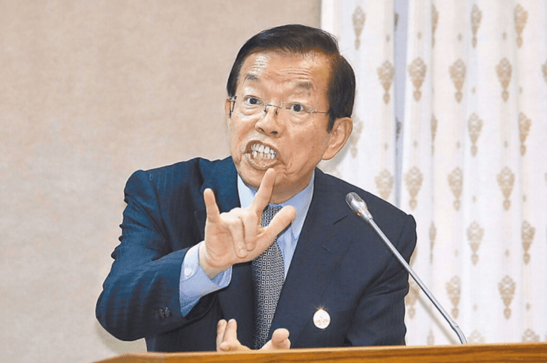 日本向他授勋<strong></p>
<p>评价币</strong>，赖清德连听两遍赖家祖训又会如何？