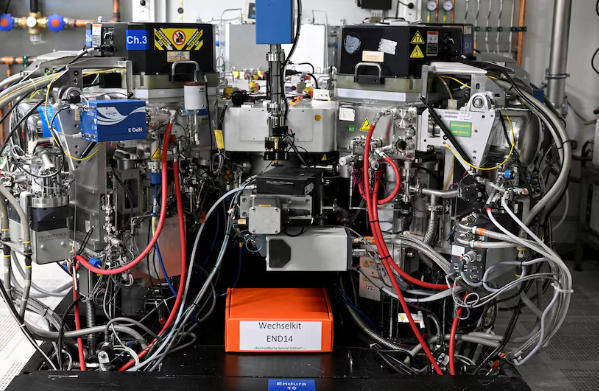 “安世客户怕再被荷兰坑<strong></p>
<p>明币</strong>，想了一招：自己去找中国工厂谈包装”