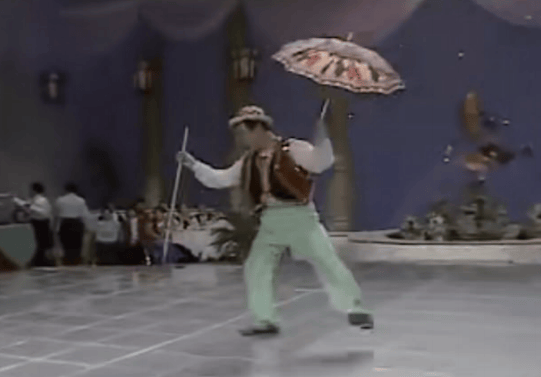 一级演员李春来表演时突然倒地<strong></p>
<p>永通币</strong>，送医后不治身亡