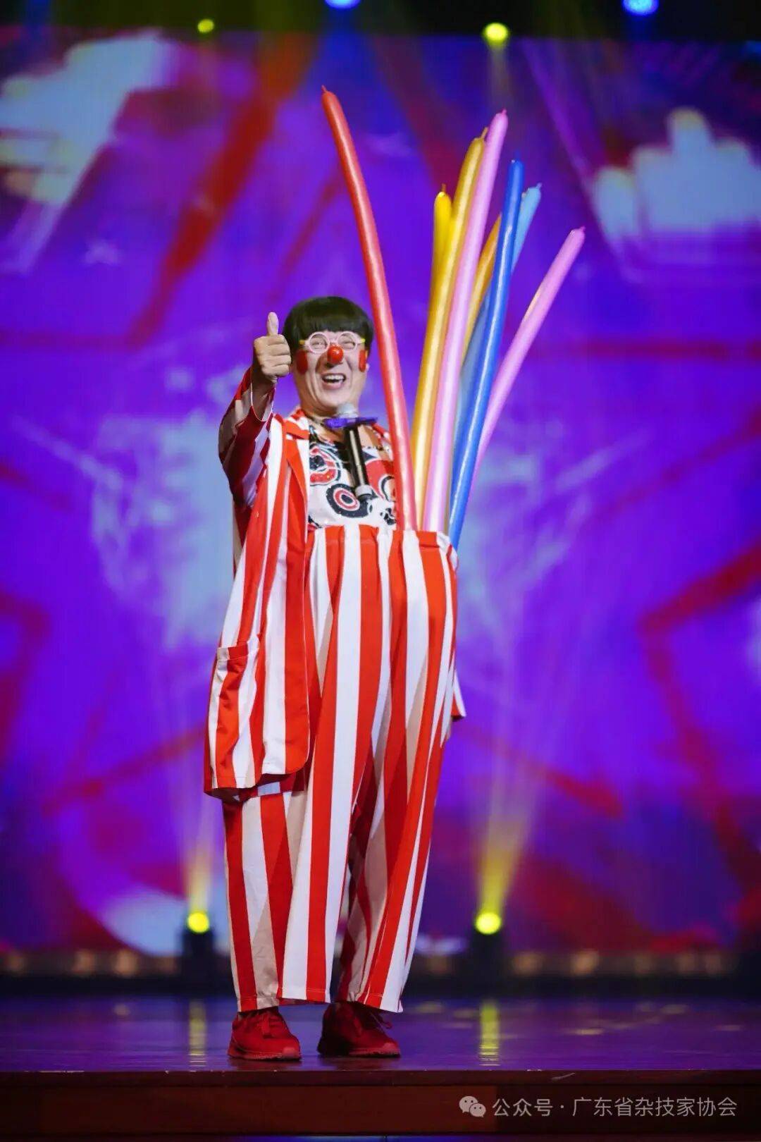 一级演员李春来表演时突然倒地<strong></p>
<p>永通币</strong>，送医后不治身亡