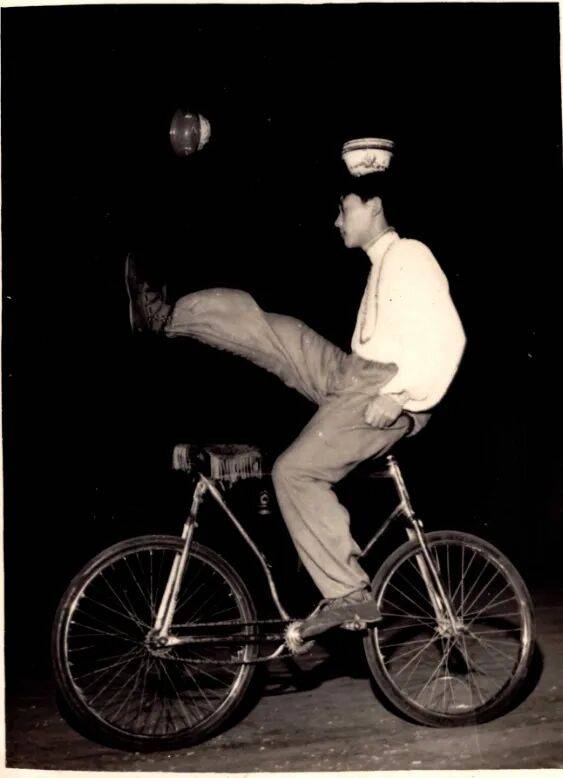 一级演员李春来表演时突然倒地<strong></p>
<p>永通币</strong>，送医后不治身亡