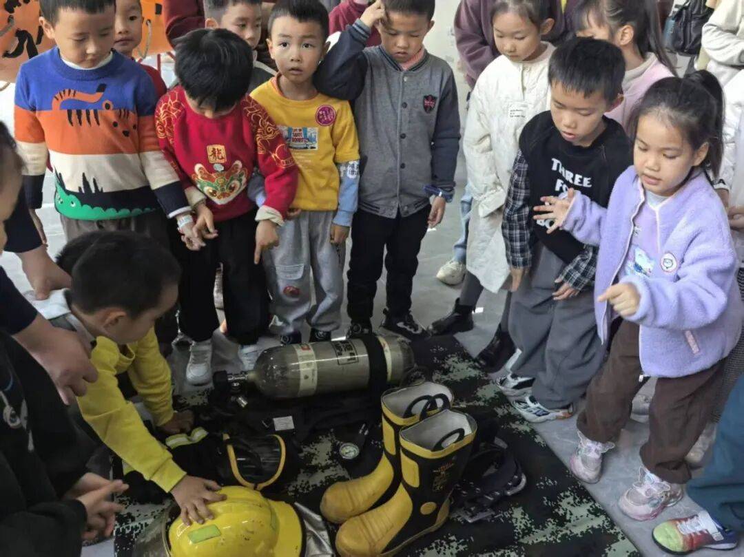 【活动回顾】书香青白江—走进消防队：与蓝色火焰共赴一场致敬之约全民阅读活动