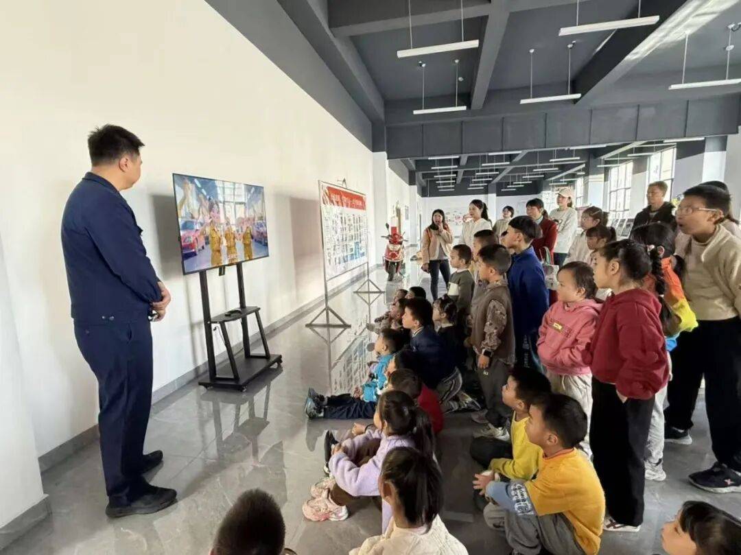 【活动回顾】书香青白江—走进消防队：与蓝色火焰共赴一场致敬之约全民阅读活动