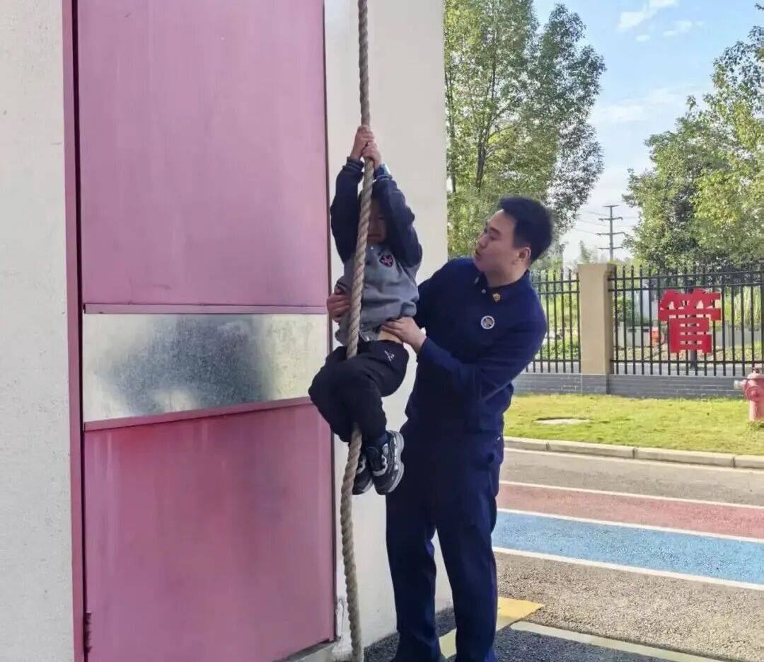 【活动回顾】书香青白江—走进消防队：与蓝色火焰共赴一场致敬之约全民阅读活动