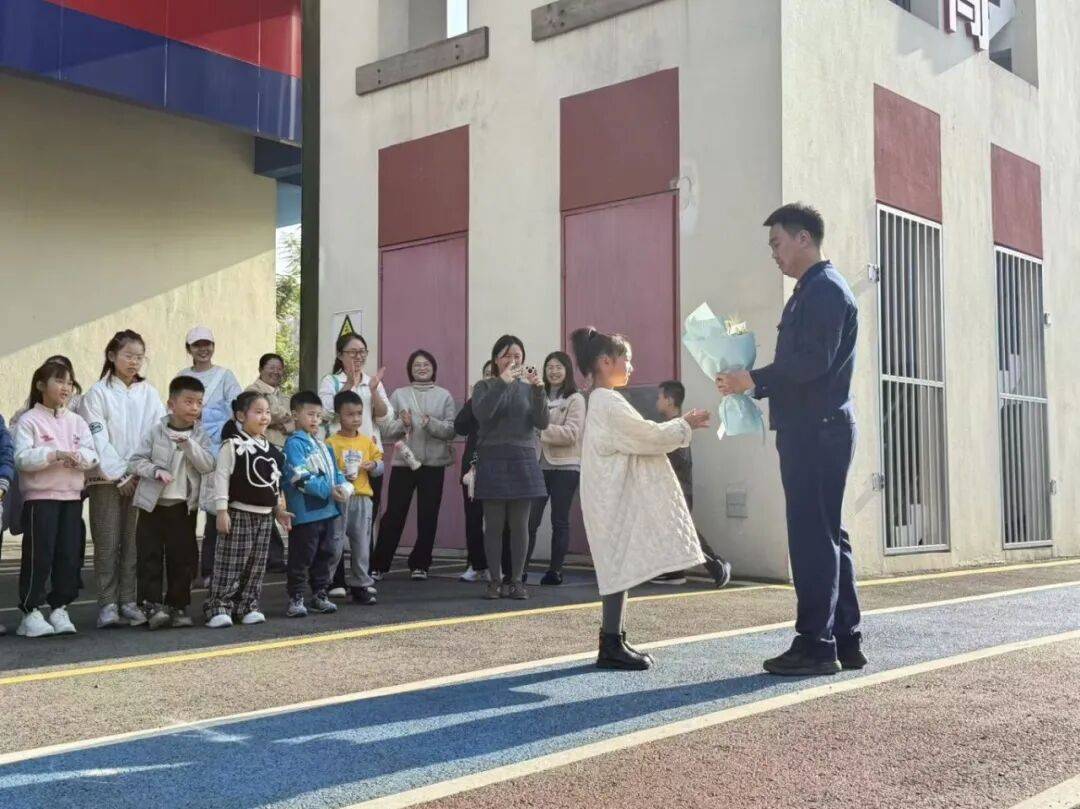 【活动回顾】书香青白江—走进消防队：与蓝色火焰共赴一场致敬之约全民阅读活动