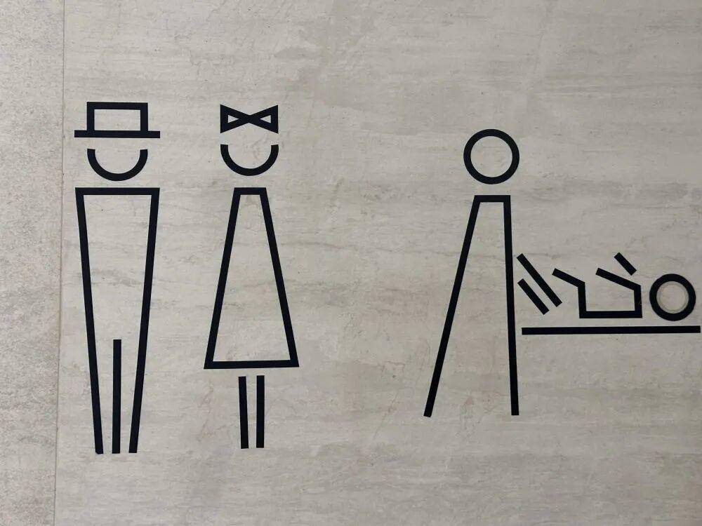 “我只想上个厕所<strong></p>
<p>币神</strong>,别考我了行不行!”